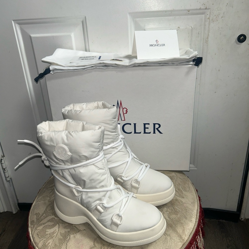 new Moncler Women's Resile Apres Ankle Tie light beige Boots Sz 38.5 - Picture 1 of 16